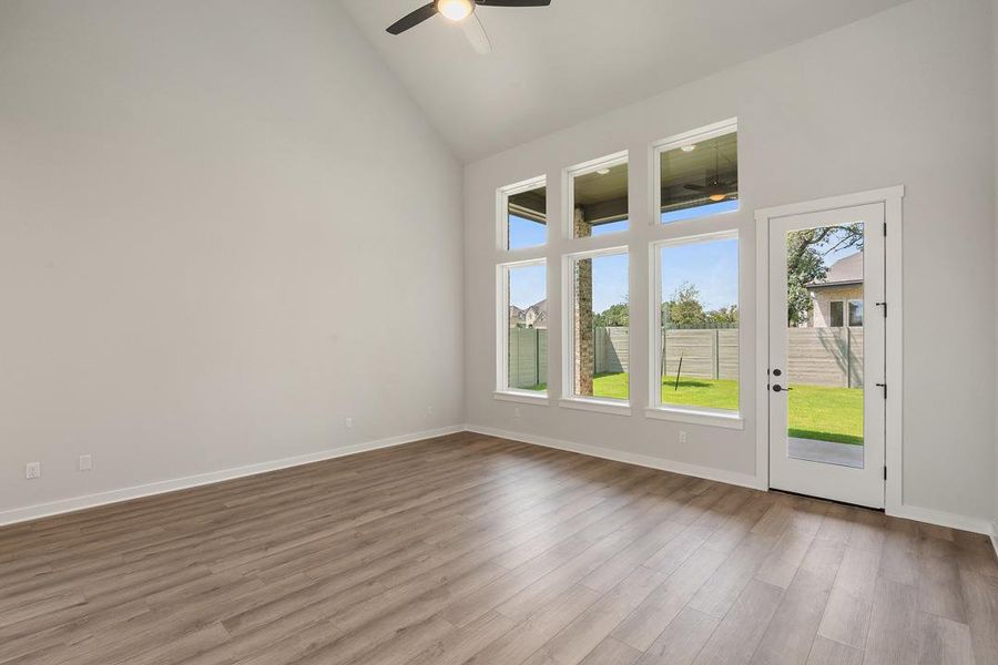 Spacious, unfurnished interior of a new home in Wolf Ranch, Georgetown (Image 29).