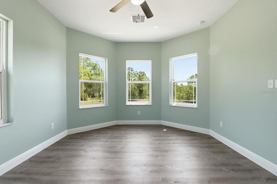 Spacious, unfurnished interior of a new home in , Beverly Hills (Image 37).