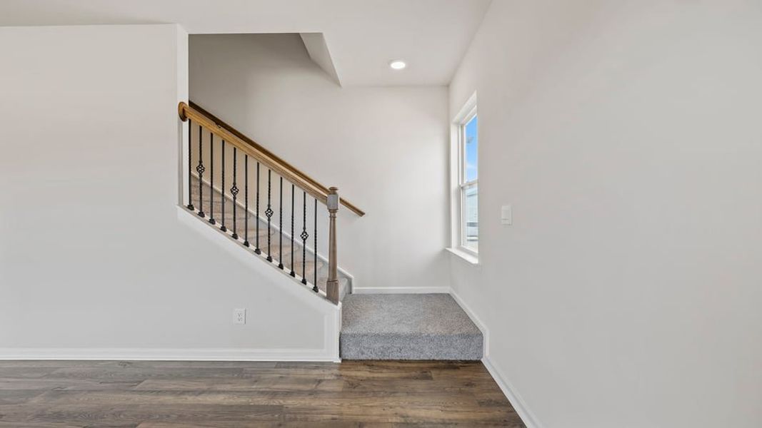 Spacious, unfurnished interior of a new home in Sage Grove, Lyman (Image 20).