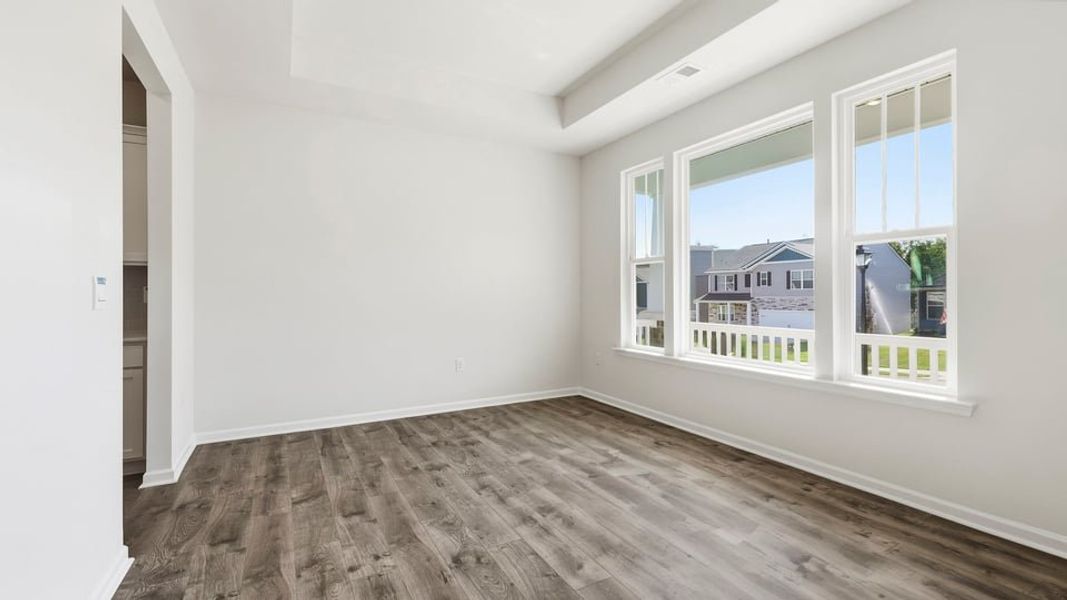 Spacious, unfurnished interior of a new home in Blue Ridge Trail, Fountain Inn (Image 16).