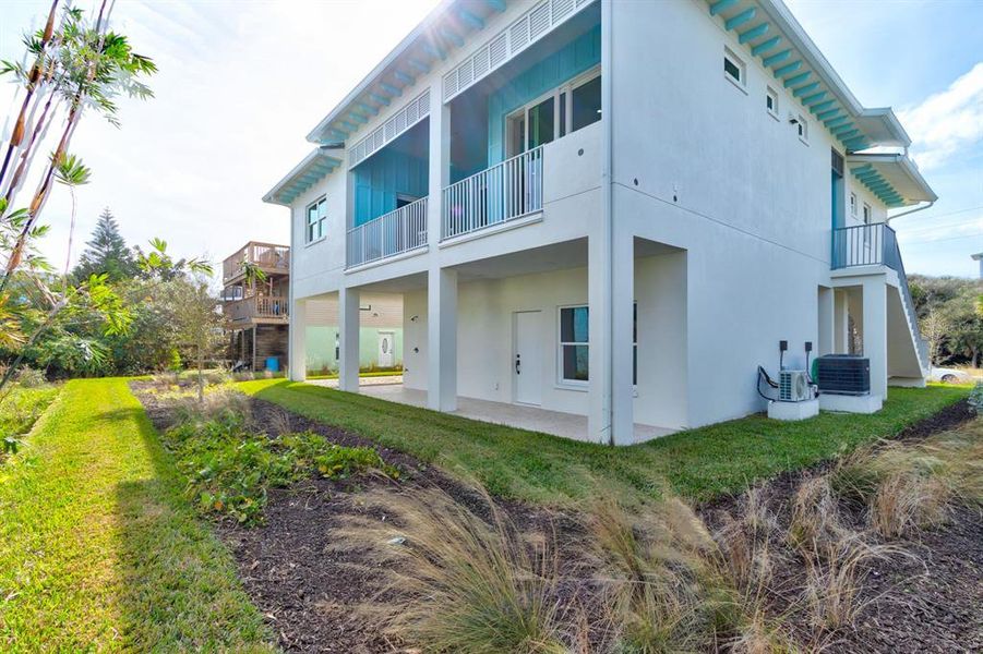 Exterior details and patio area of a home in , New Smyrna Beach (Image 3).