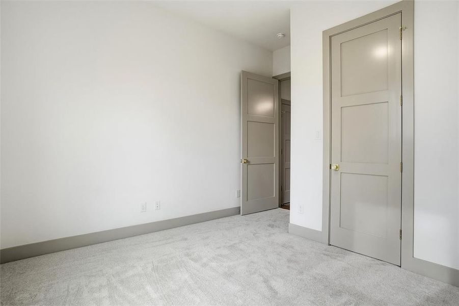 Spacious, unfurnished interior of a new home in , Roanoke (Image 33).