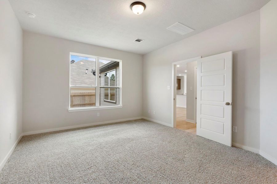 Spacious, unfurnished interior of a new home in Sterling Ridge, Huntsville (Image 26). Spacious, unfurnished interior of a new home in Sterling Ridge, Huntsville (Image 26).