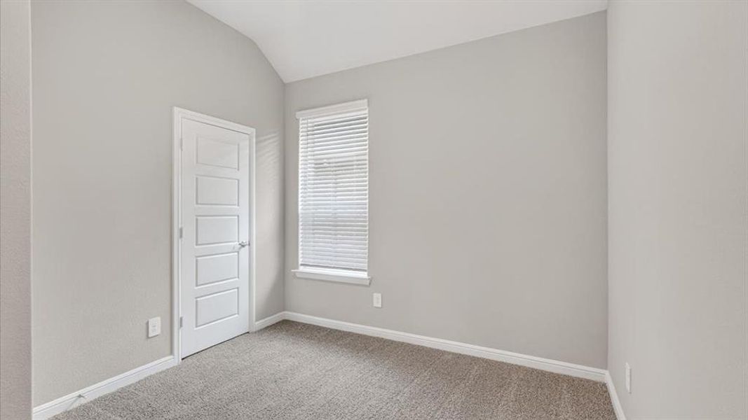 Spacious, unfurnished interior of a new home in Eden Ranch, Arlington (Image 22).