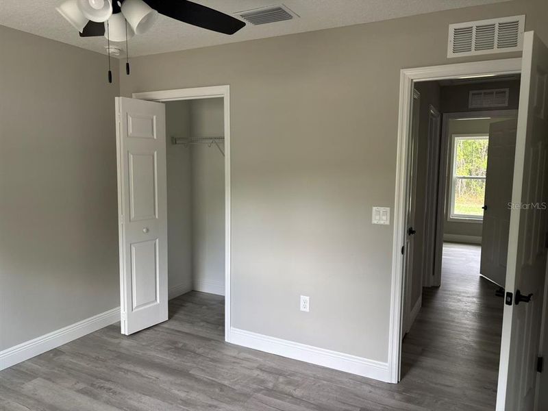 Spacious, unfurnished interior of a new home in , Dunnellon (Image 13).