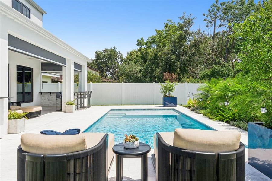 Exterior details and patio area of a home in , Orlando (Image 36).