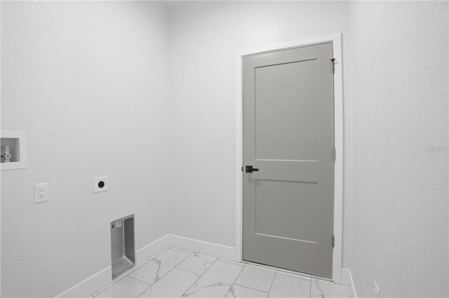 Spacious, unfurnished interior of a new home in , Brooksville (Image 33).