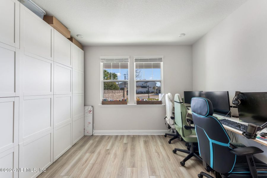 Furnished interior view inside a new home in Olde Mandarin Estates, Jacksonville (Image 8).