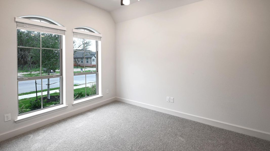Spacious, unfurnished interior of a new home in 6 Creeks, Kyle (Image 17).