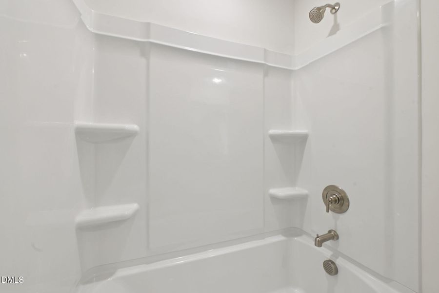 25-web-or-mls-2027 Oakdale Dr-S3103-025