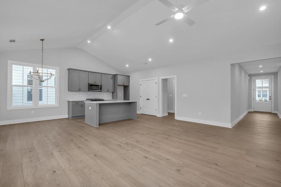 Spacious, unfurnished interior of a new home in Social Circle, Chattanooga (Image 8).