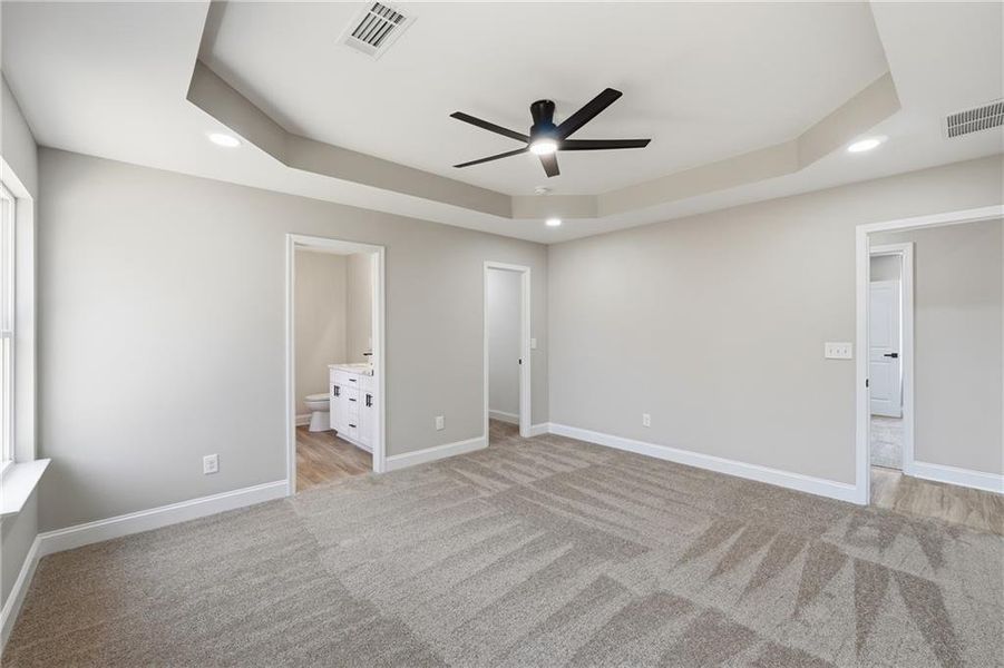 Spacious, unfurnished interior of a new home in , Gainesville (Image 20).
