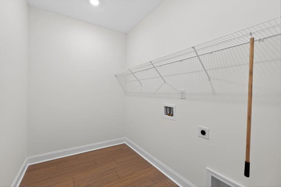 Spacious, unfurnished interior of a new home in Bailey Fence, Dacula (Image 35).