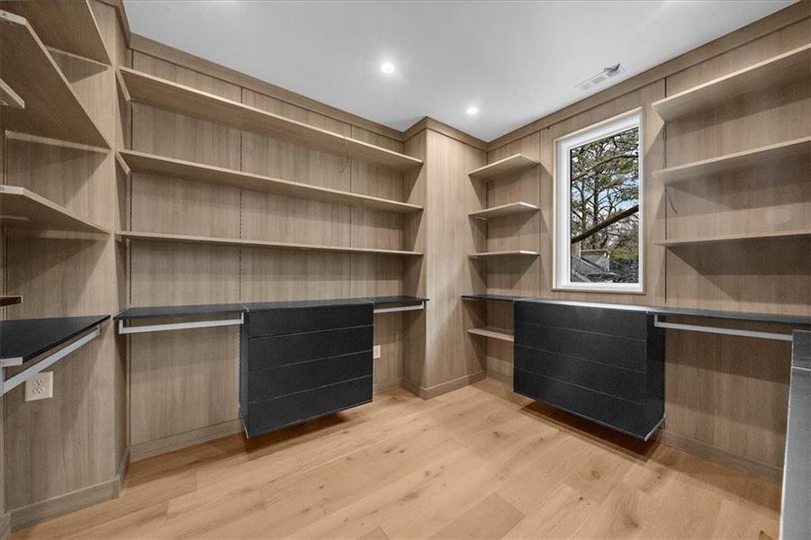 Furnished interior view inside a new home in , Atlanta (Image 59).
