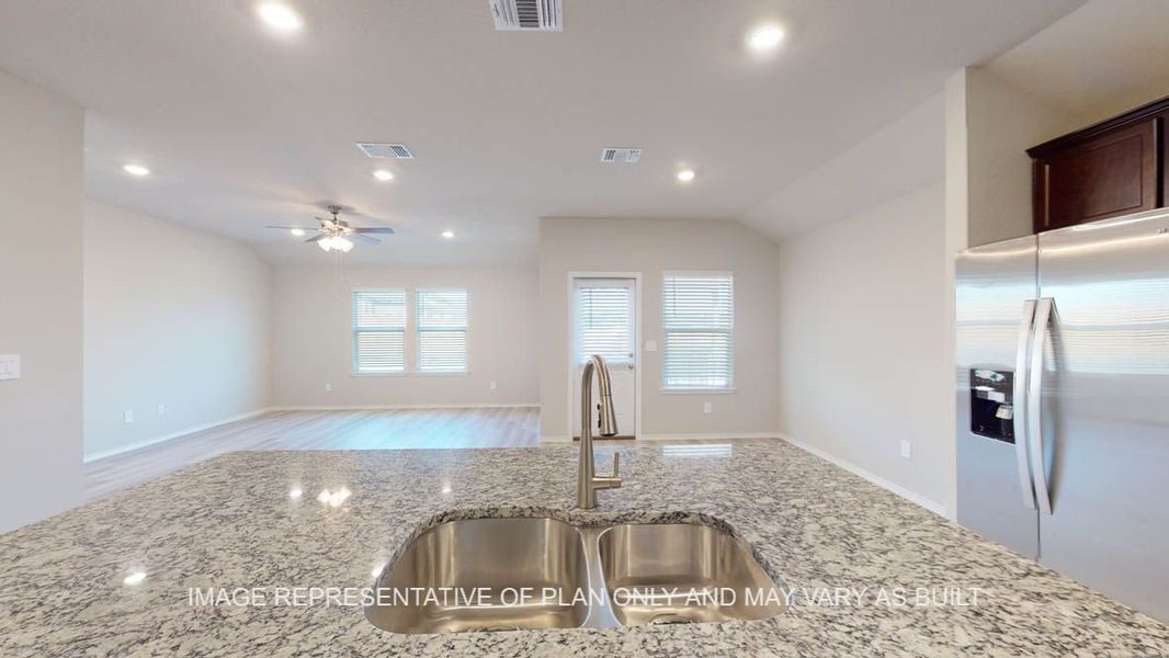 Close-up of interior finishes inside a home in Park Meadows, Lorena (Image 13).