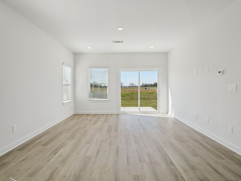 Spacious, unfurnished interior of a new home in Bear Springs, Columbia (Image 10). Spacious, unfurnished interior of a new home in Bear Springs, Columbia (Image 10).