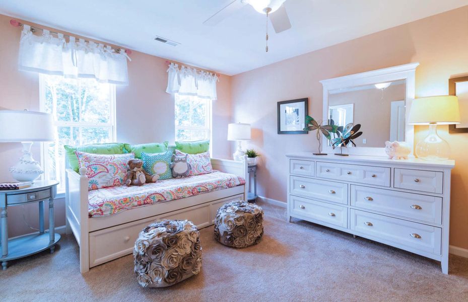 Additional bedroom with space for bunkbeds and roo Additional bedroom with space for bunkbeds and roo