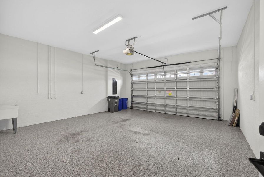 Spacious, unfurnished interior of a new home in , Westlake (Image 37).