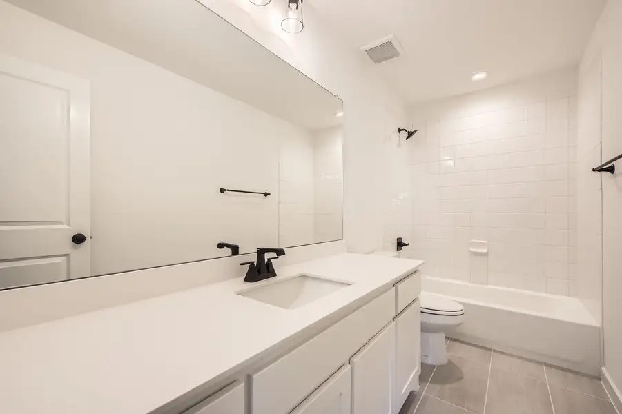 Plan 1454 Secondary Bathroom Representative Photo Plan 1454 Secondary Bathroom Representative Photo