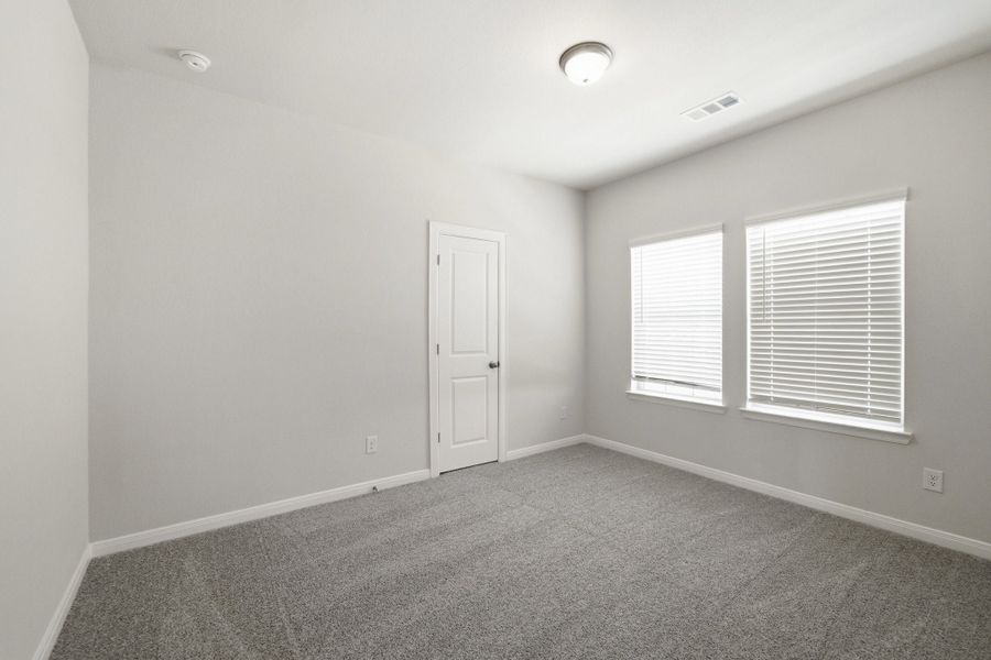 Spacious, unfurnished interior of a new home in La Terra, Celina (Image 53).