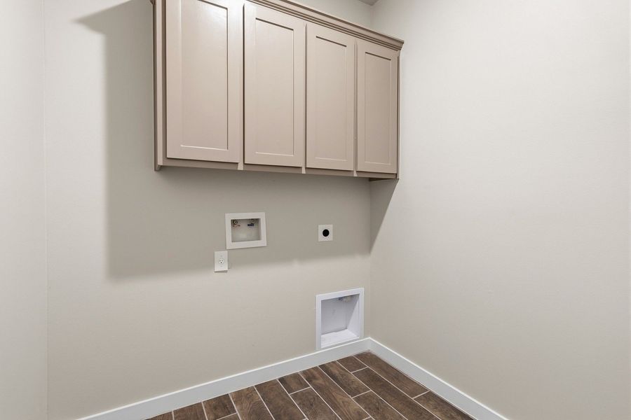 Spacious, unfurnished interior of a new home in Paloma Ranch, Harlingen (Image 8).