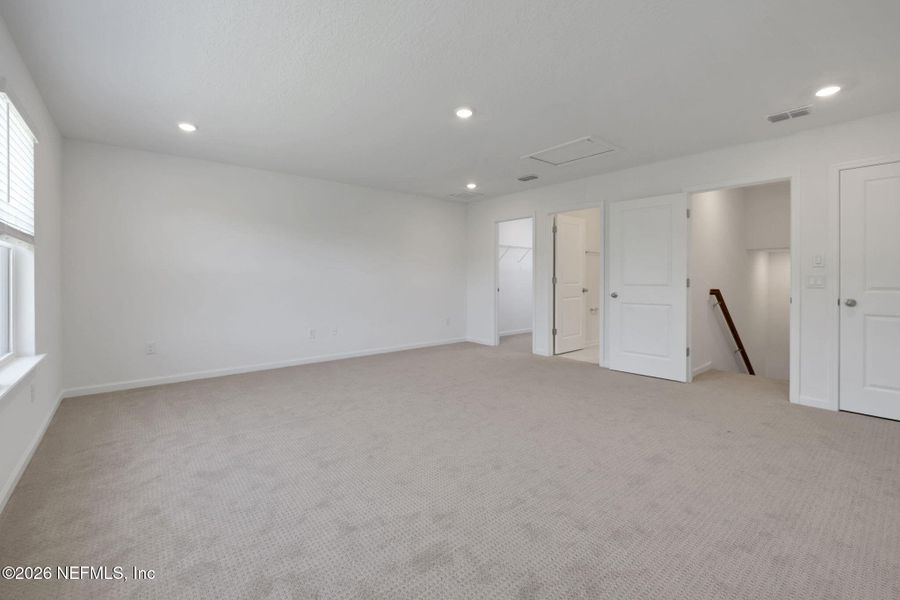 Spacious, unfurnished interior of a new home in Hyland Trail, Green Cove Springs (Image 48).