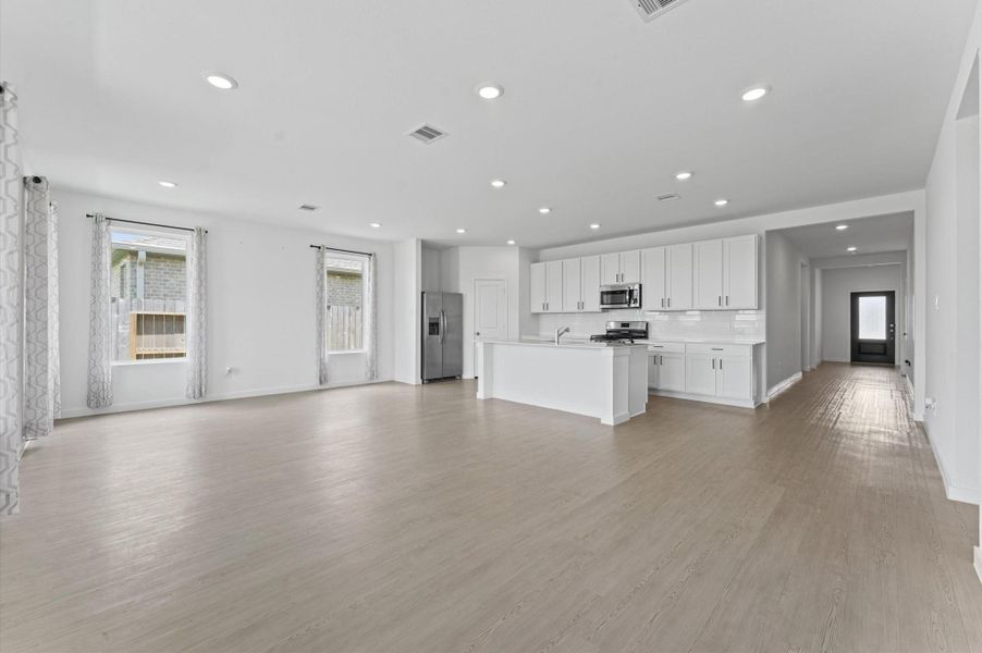 Spacious, unfurnished interior of a new home in The Grand Prairie, Hockley (Image 29).