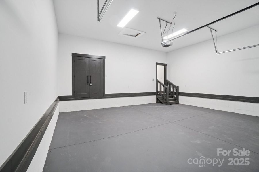 Spacious, unfurnished interior of a new home in , Hendersonville (Image 36).