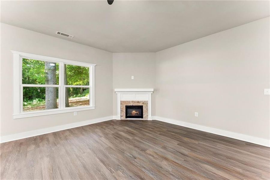 Spacious, unfurnished interior of a new home in , Jefferson (Image 31).