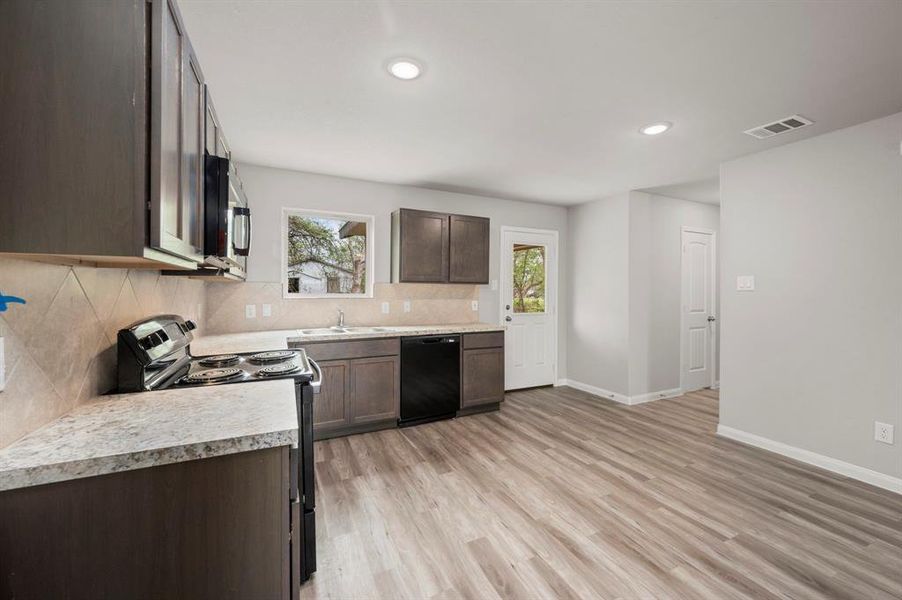 Image 3 of a home in Hempstead.