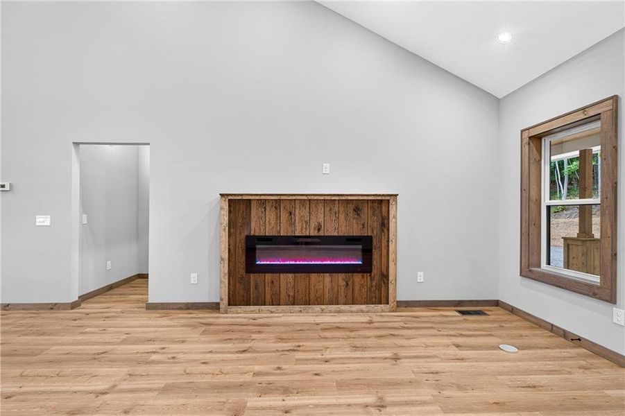 Spacious, unfurnished interior of a new home in , Ellijay (Image 23).