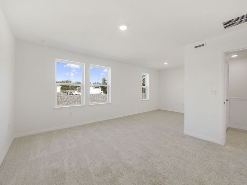 Spacious, unfurnished interior of a new home in Aulin Square, Oviedo (Image 25). Spacious, unfurnished interior of a new home in Aulin Square, Oviedo (Image 25).