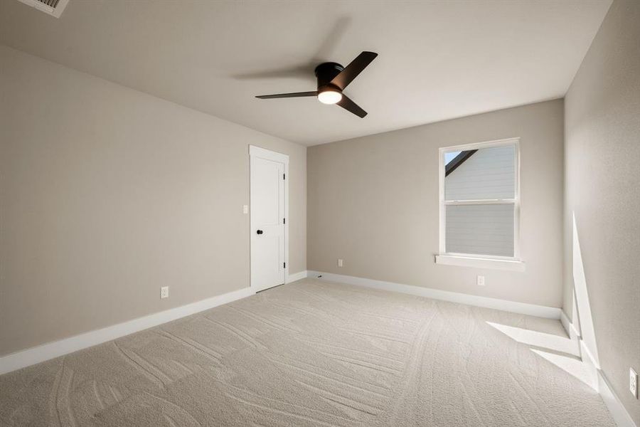 Spacious, unfurnished interior of a new home in , Justin (Image 26).