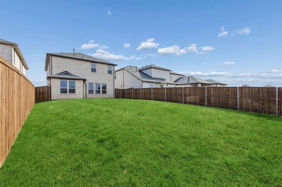 Exterior details and patio area of a home in Bellagio, Forney (Image 3).