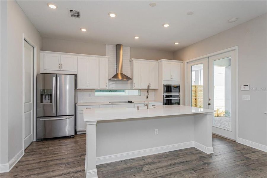 Furnished interior view inside a new home in , Orlando (Image 4).