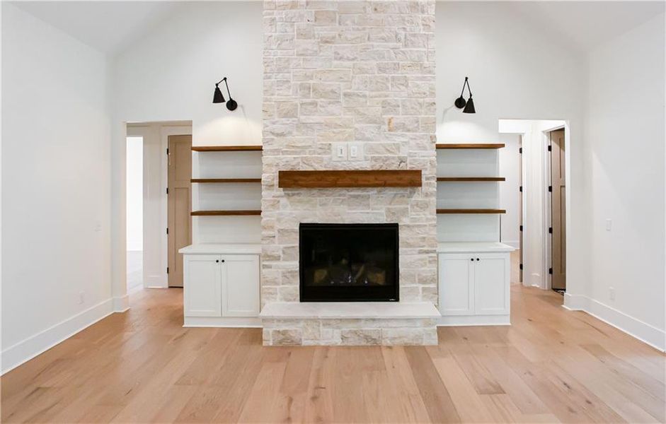 Spacious, unfurnished interior of a new home in , Acworth (Image 16).