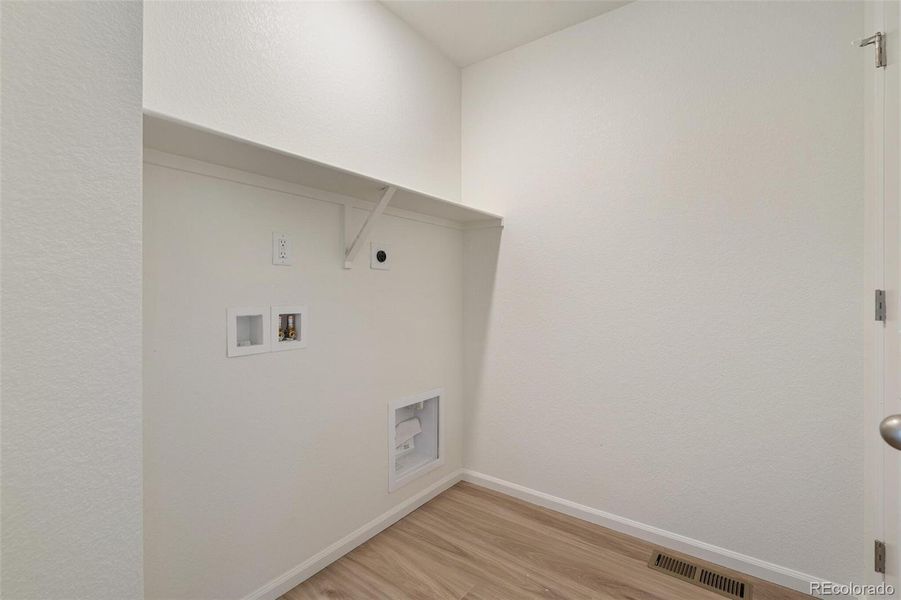 Spacious, unfurnished interior of a new home in Windler Villas, Aurora (Image 29).