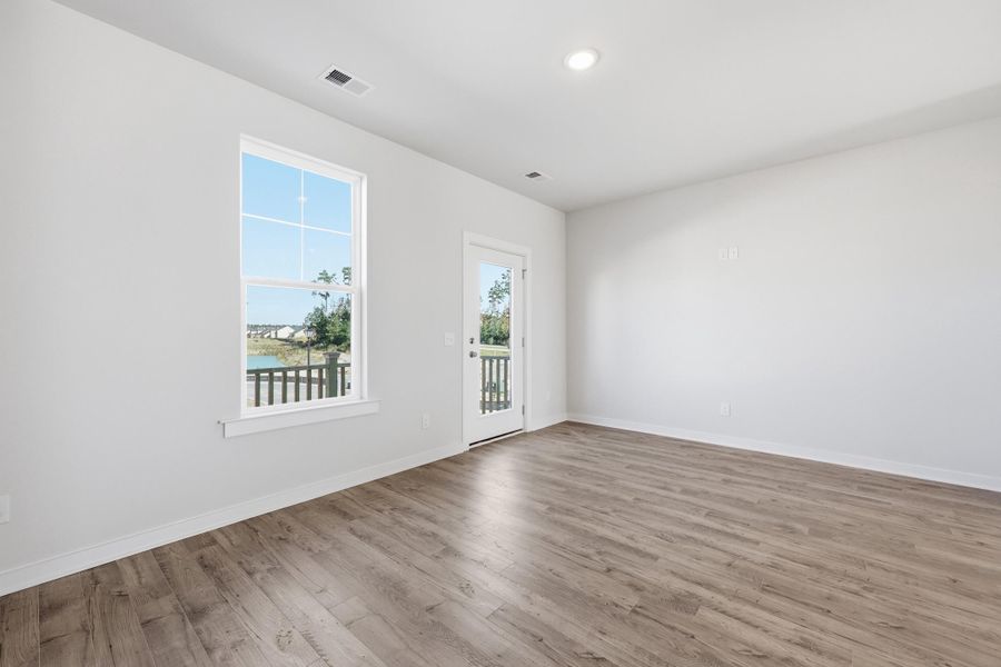 Spacious, unfurnished interior of a new home in , Summerville (Image 44).