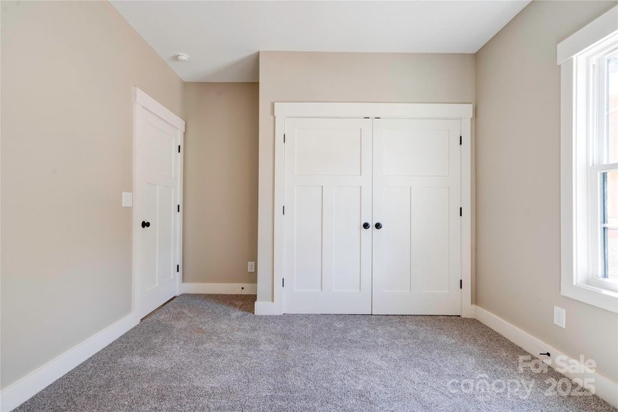 Spacious, unfurnished interior of a new home in , Kings Mountain (Image 26).