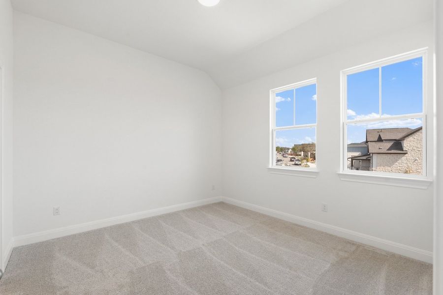Spacious, unfurnished interior of a new home in Persimmon, Buda (Image 26).
