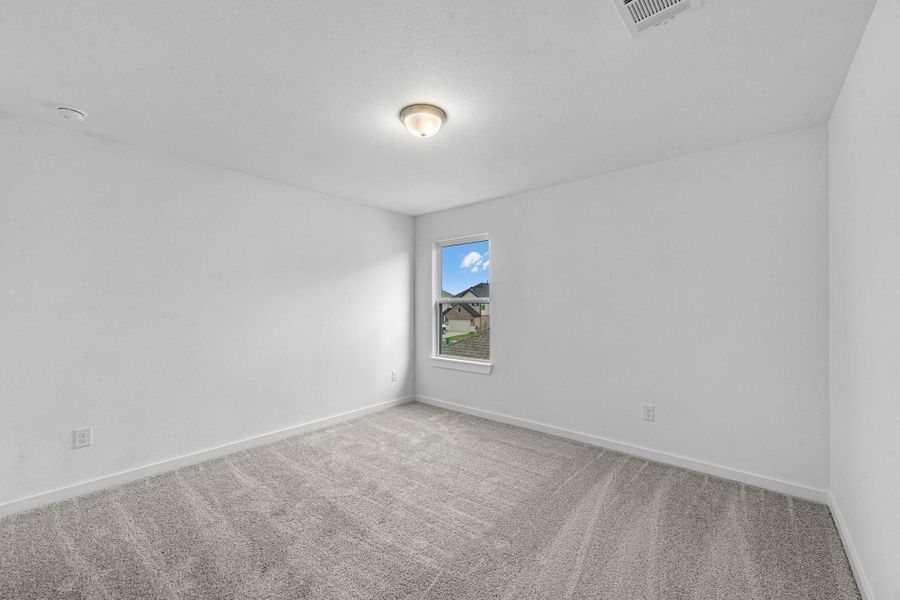 Spacious, unfurnished interior of a new home in Huntington Place, Rosharon (Image 21).