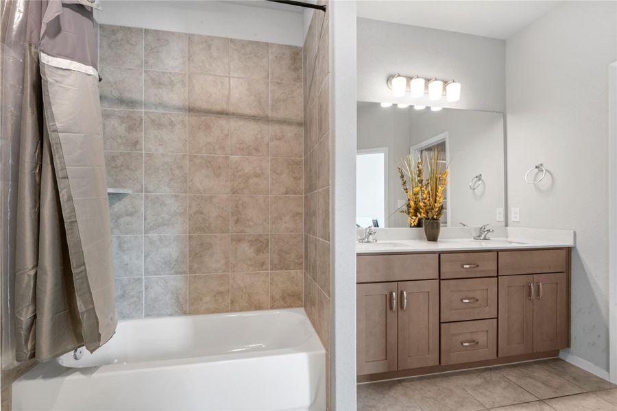 Master Bathroom Master Bathroom