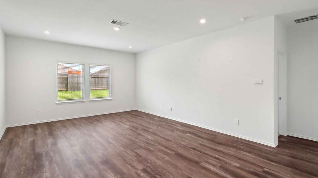 Spacious, unfurnished interior of a new home in Grand Pines, Magnolia (Image 11).