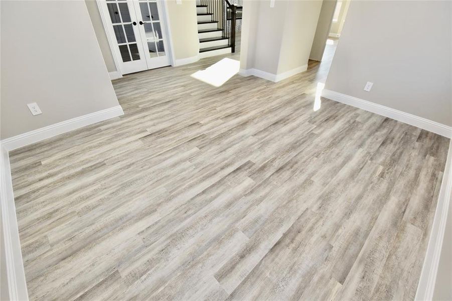 Spacious, unfurnished interior of a new home in , Prosper (Image 15).