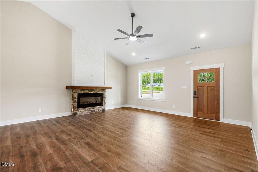 16-7345 Hill Rd-16
