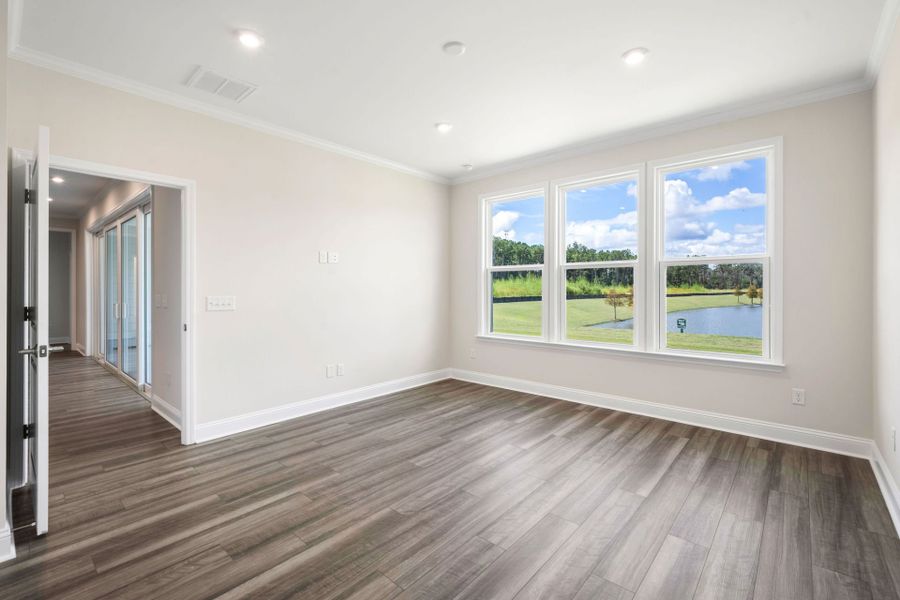 Spacious, unfurnished interior of a new home in Del Webb Savannah at Heartwood, Richmond Hill (Image 31).