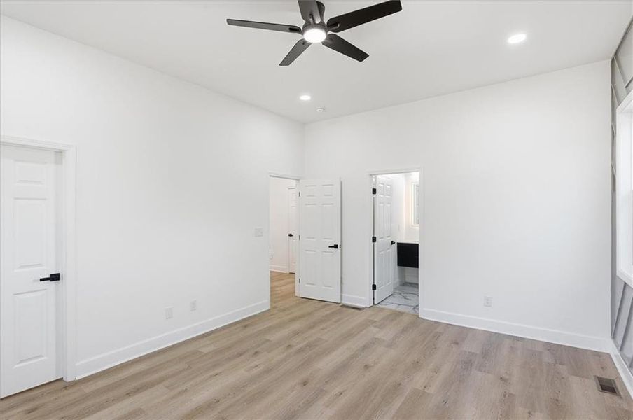 Spacious, unfurnished interior of a new home in , Atlanta (Image 19).