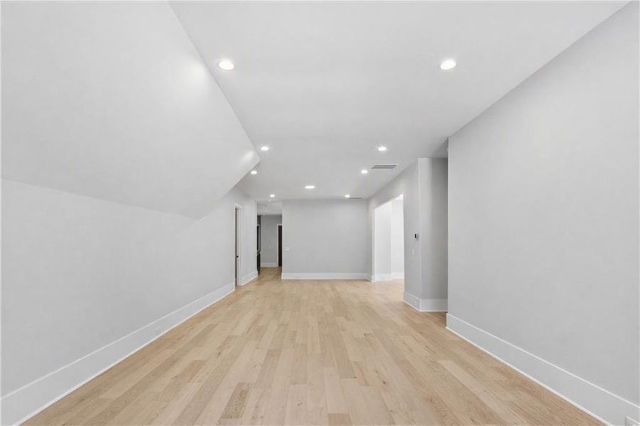 Spacious, unfurnished interior of a new home in , Alpharetta (Image 21). Spacious, unfurnished interior of a new home in , Alpharetta (Image 21).