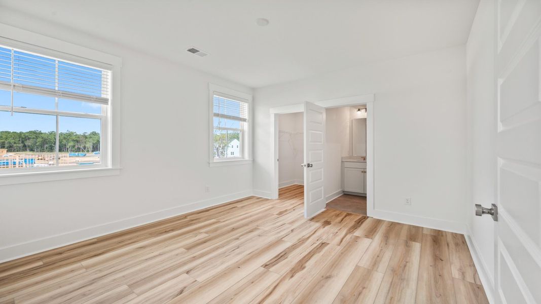 Spacious, unfurnished interior of a new home in Pamlico Terrace, Awendaw (Image 20).