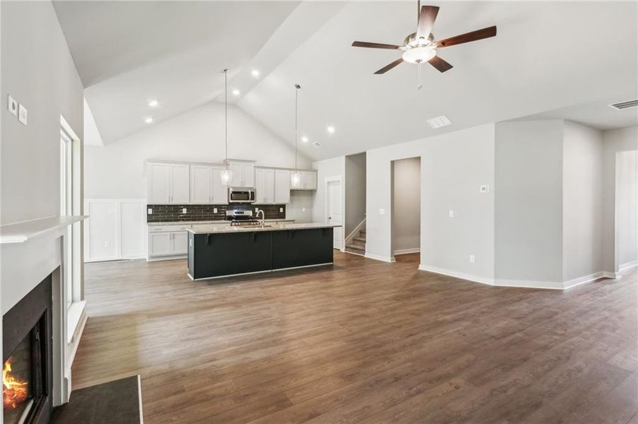 Spacious, unfurnished interior of a new home in Traditions of Braselton, Jefferson (Image 29).